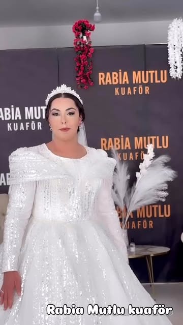 Sandıklı'da Rabia Mutlu Kuaför: Profesyonel Güzellik ve Makyaj Hizmetleri