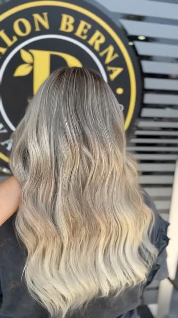 Afyonkarahisar'da Yeni Trend: Berna Bayan Kuaförü ile Ombre ve Sarı Saç Rüyası Afyonkarahisar'da Yeni Trend: Berna Bayan Kuaförü ile Ombre ve Sarı Saç Rüyası