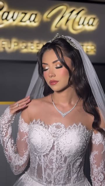 Afyonkarahisar'da Genç Makyaj Sanatçısı Dilan, Ravza Mua ile Yükselişe Geçiyor